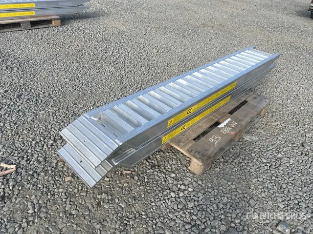2025 6 Ton Aluminum Loading Ramps (Unused)