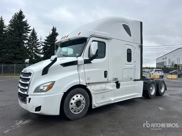 2019 Freightliner Cascadia 116 6x4 T/A Sleeper Truck Tractor