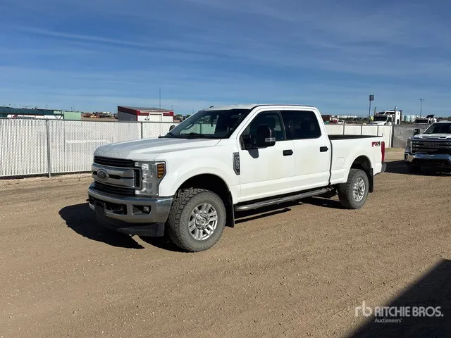 2018 Ford F-250 XLT 4x4 Crew Cab Pickup