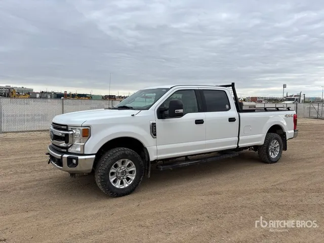 2020 Ford F-250 XLT 4x4 Crew Cab Pickup