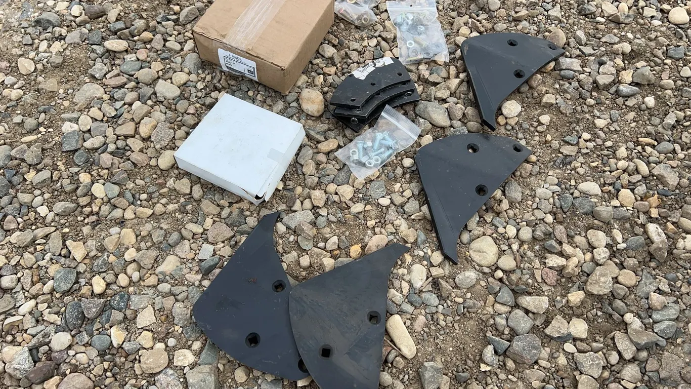 TR New Holland Rotor Intake Wear Plates