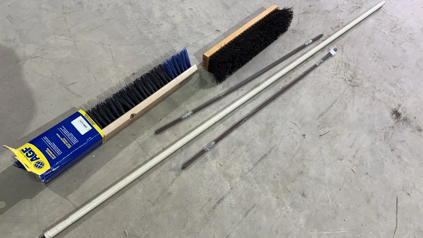 Broom Heads & Handle