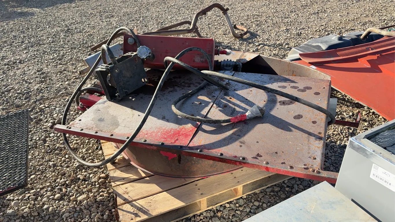 Straw Spreader Off IH 1680