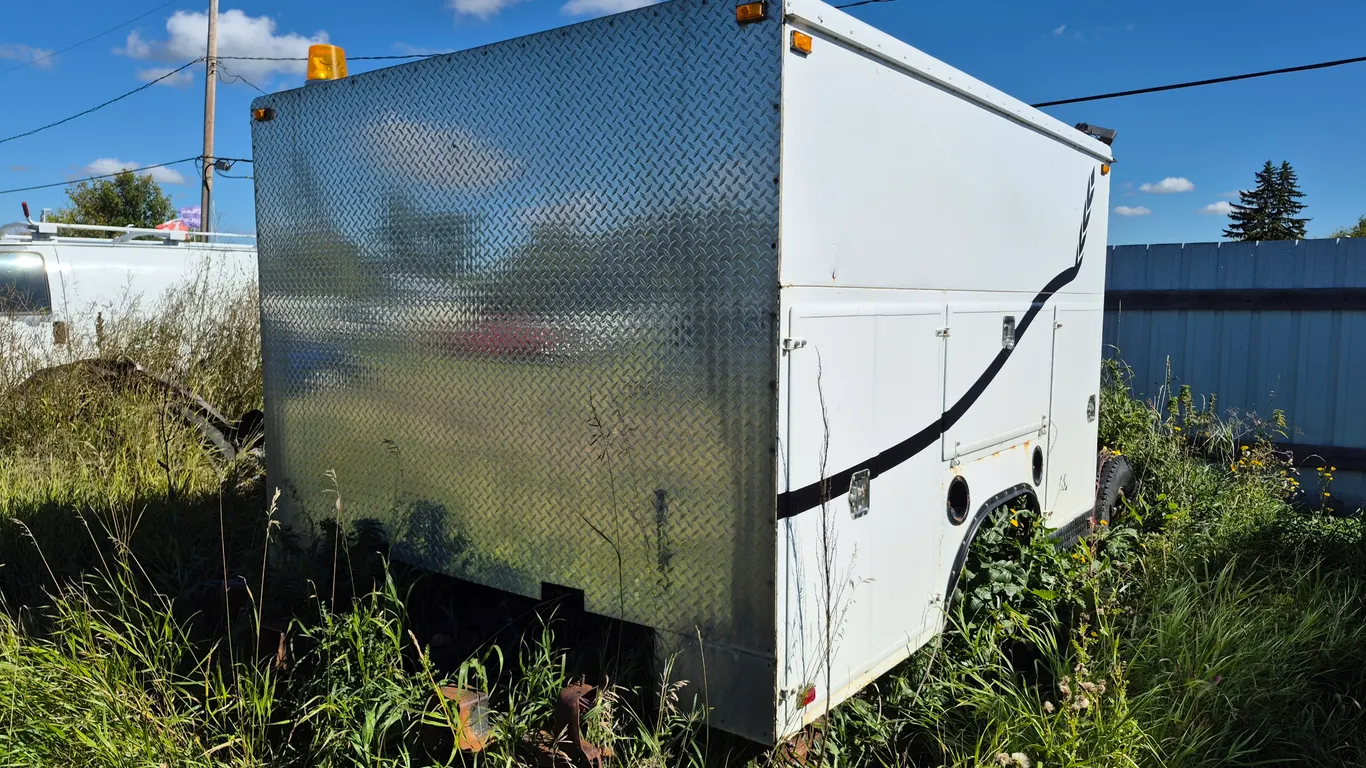 SERVICE BODY ON FRAME / WORK BOX