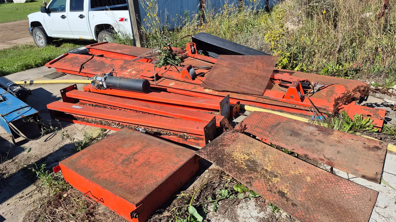 12,000lbs DRIVE ON LIFT