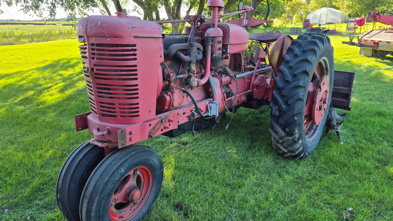 FARMALL M W/ BLADE