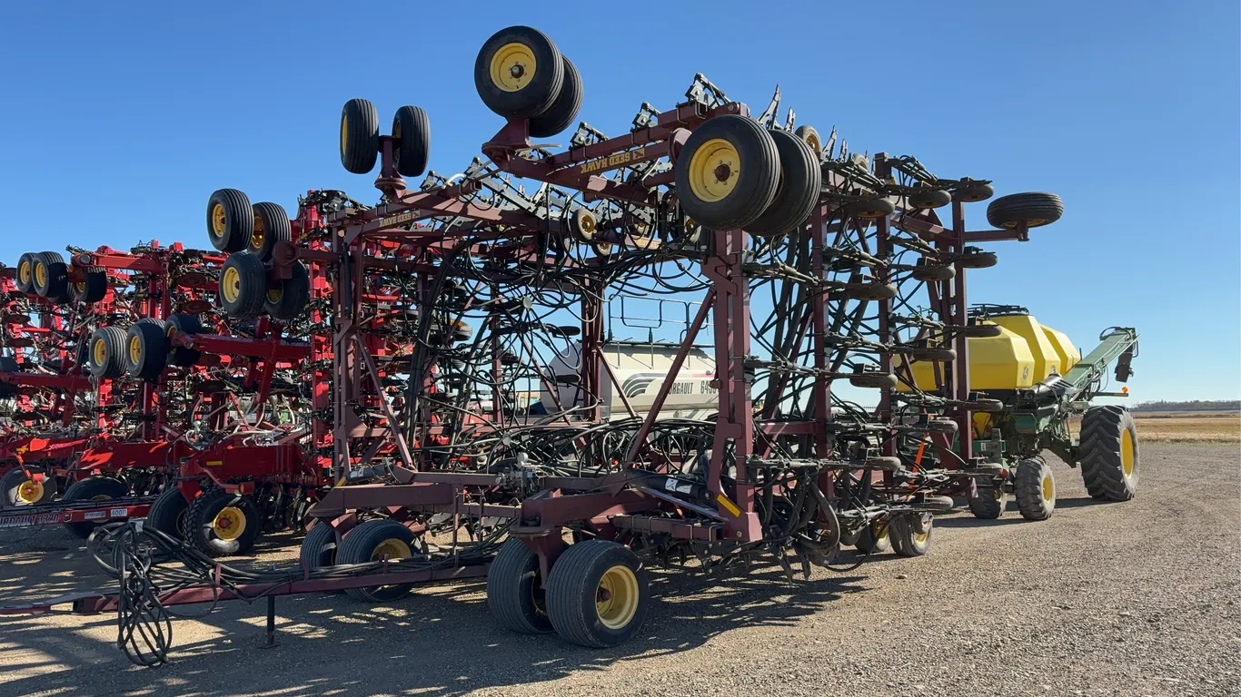 2008 SEED HAWK 6010 AIR DRILL & 2008 JOHN DEERE 1910 AIR CART