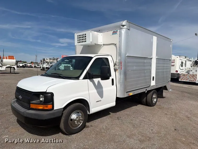 2016 Chevrolet Express 4500 box truck