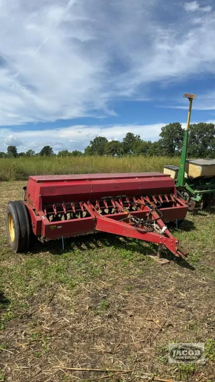 INTERNATIONAL 5100 DRILL