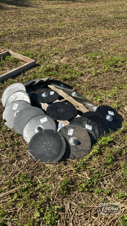 (24) JOHN DEERE PLANTER DISCS