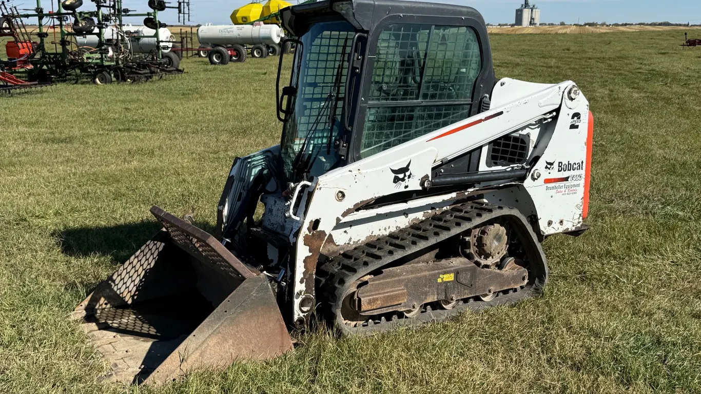 2016 Bobcat T450 Compact Track Loader