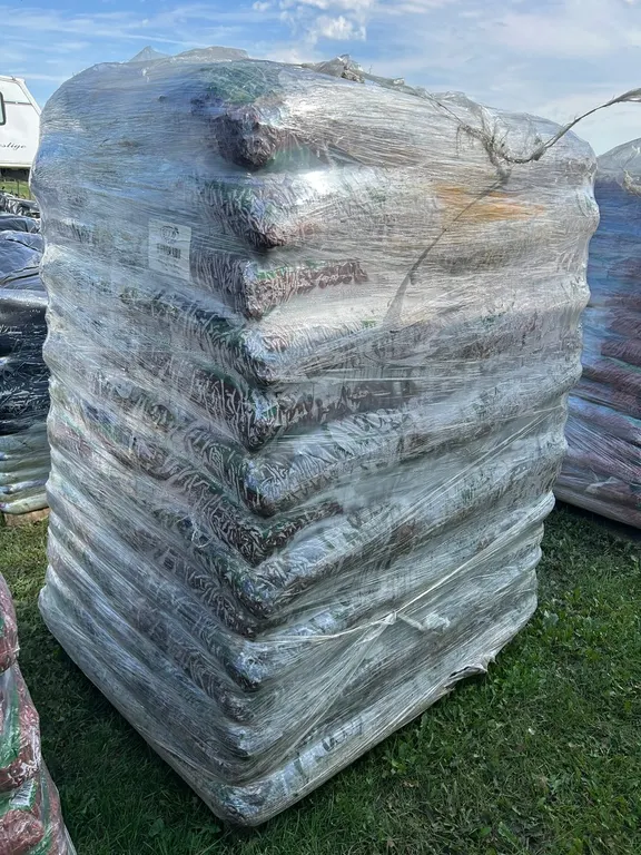 P/O - 70 Bags of Ecco Chips Recycled Chip Mulch - Chocolate Brown Mulch - 2 Cubic Feet Per Bag (TIMES THE MONEY x 70)