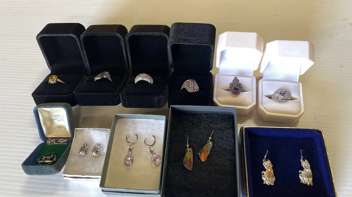Vintage Sterling Silver Jewelry (FR1)