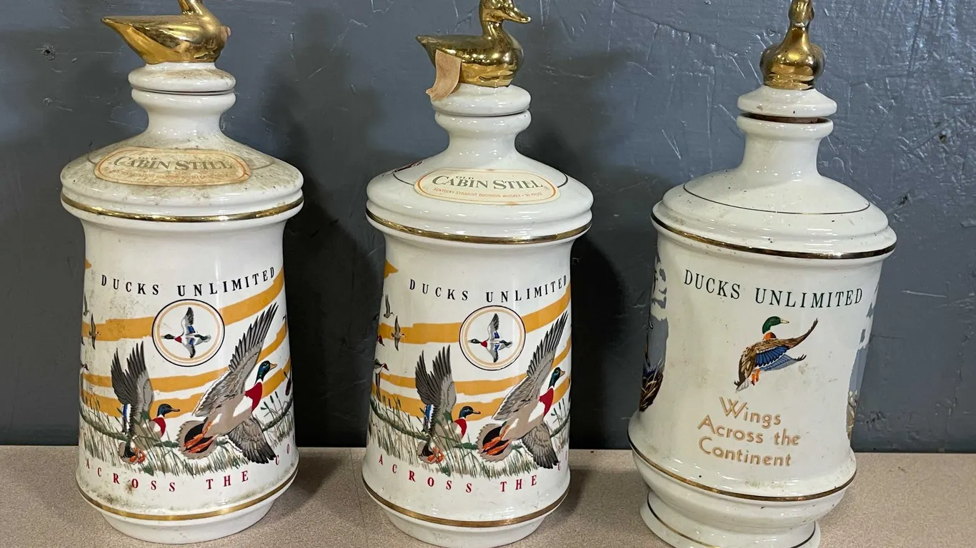 (3) Ducks Unlimited Decanters (T2)
