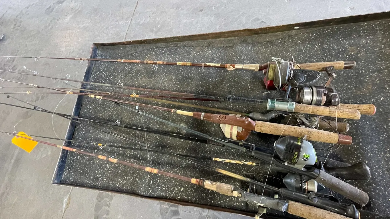 (10) Fishing Rods (T6)