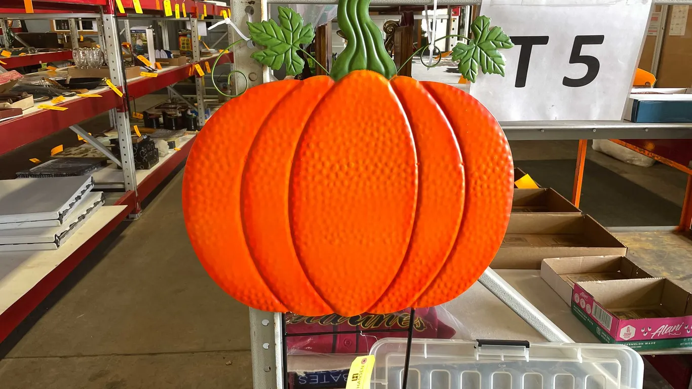 Large Metal Pumpkin (T5)
