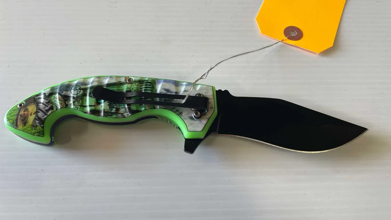 John Deere Style Tractor Folding Pocket Knife (T5)