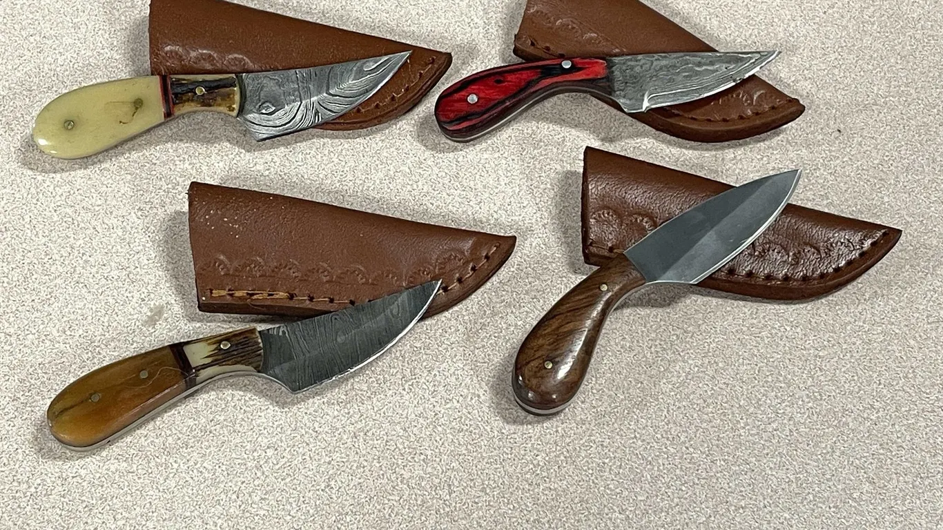 Fixed Blade Skinning Knives with Sheaths (T3)