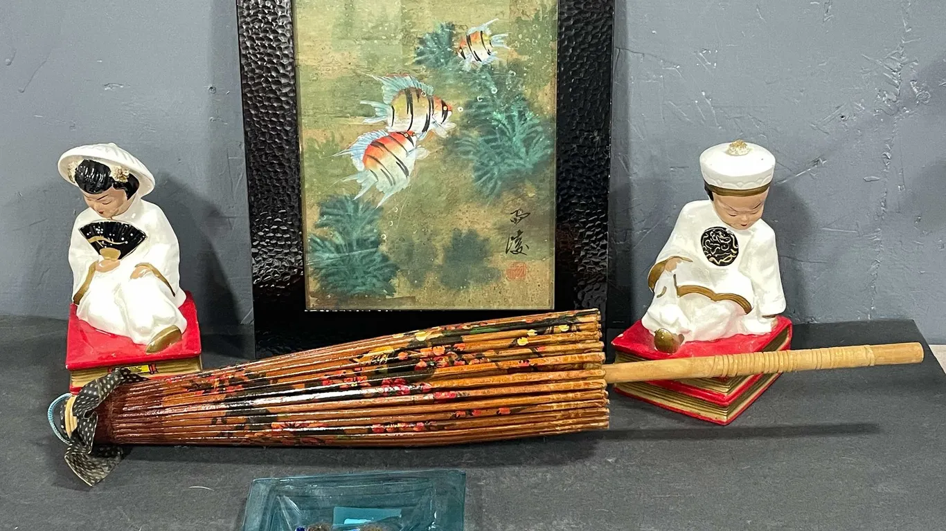 Vintage Asian Decor Lot (T4)
