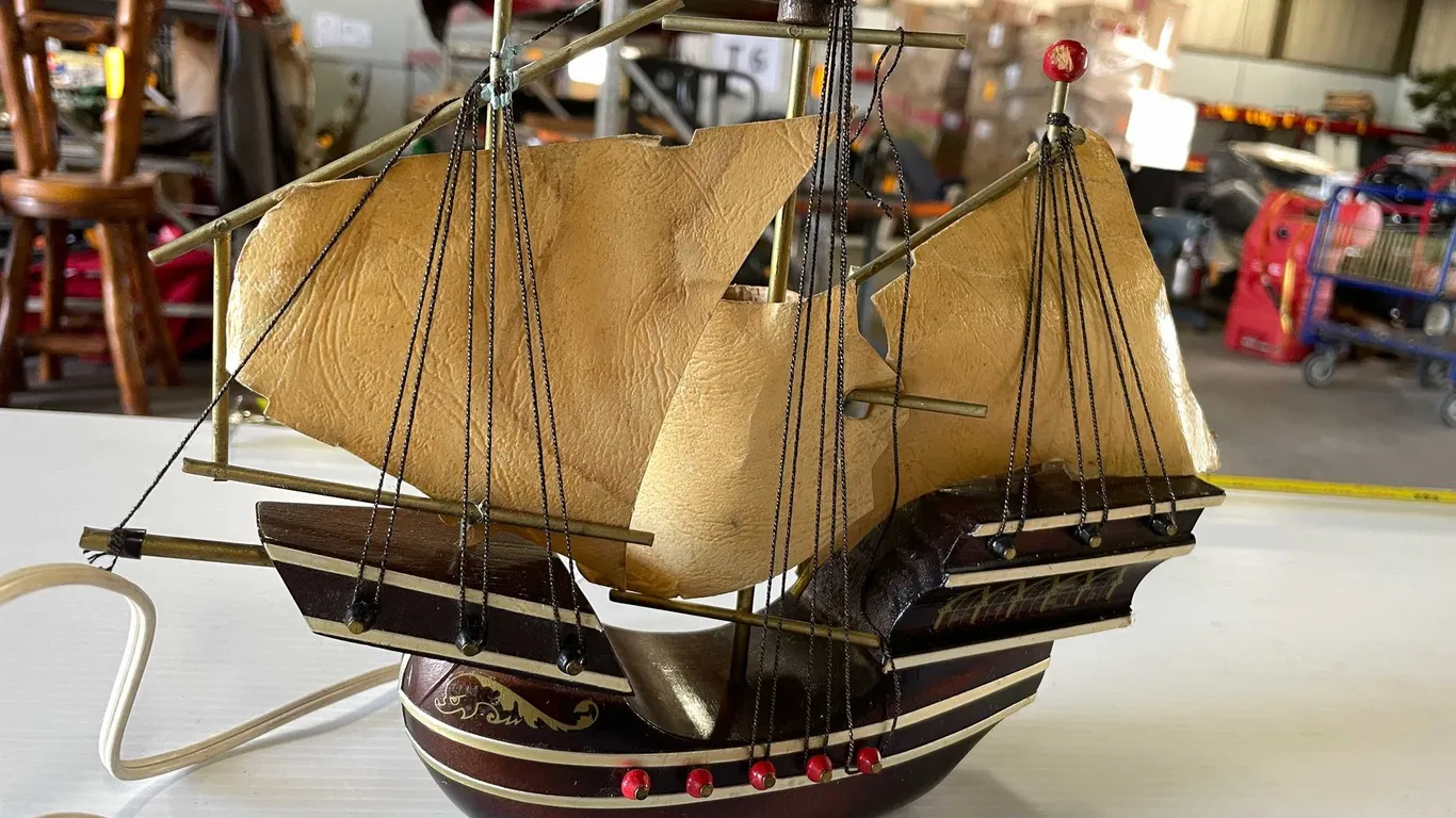 Vintage Santa Maria Electric Ship Lamp (T5)