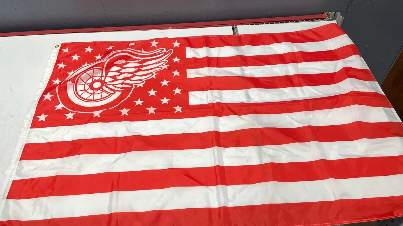 Detroit Red Wings Flag (T-2)