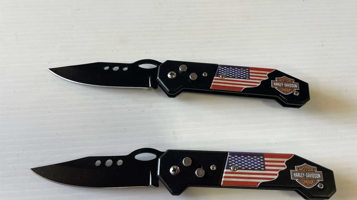 Harley-Davidson American Flag Pocket Knives (T5)