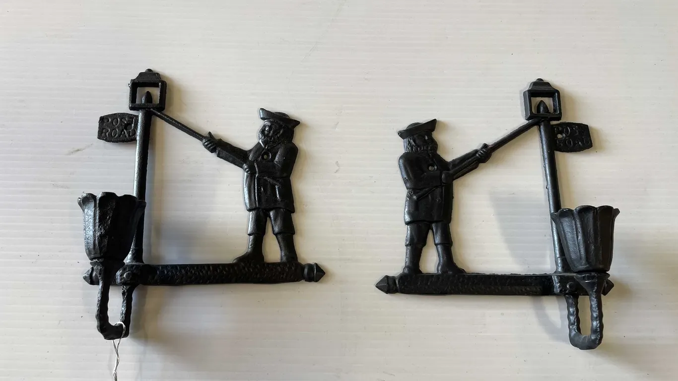Vintage Cast Iron Lamplighter Post Road Wall Mount Sconce Candle Holders (T5)