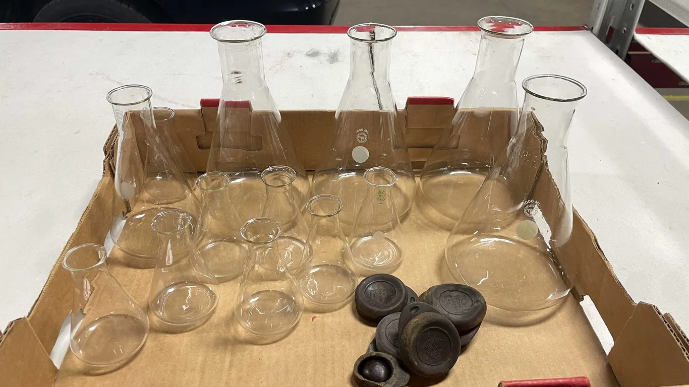 Vintage Pyrex Beakers (T2)