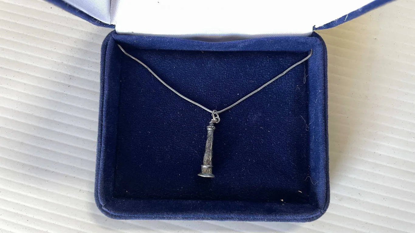 Vintage Sterling Silver Necklace with Sterling Silver Lighthouse Pendant (FR1)