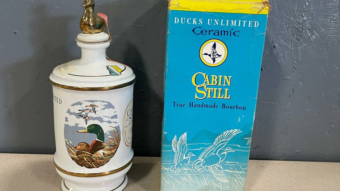 Ducks Unlimited Decanter with Box (T2)