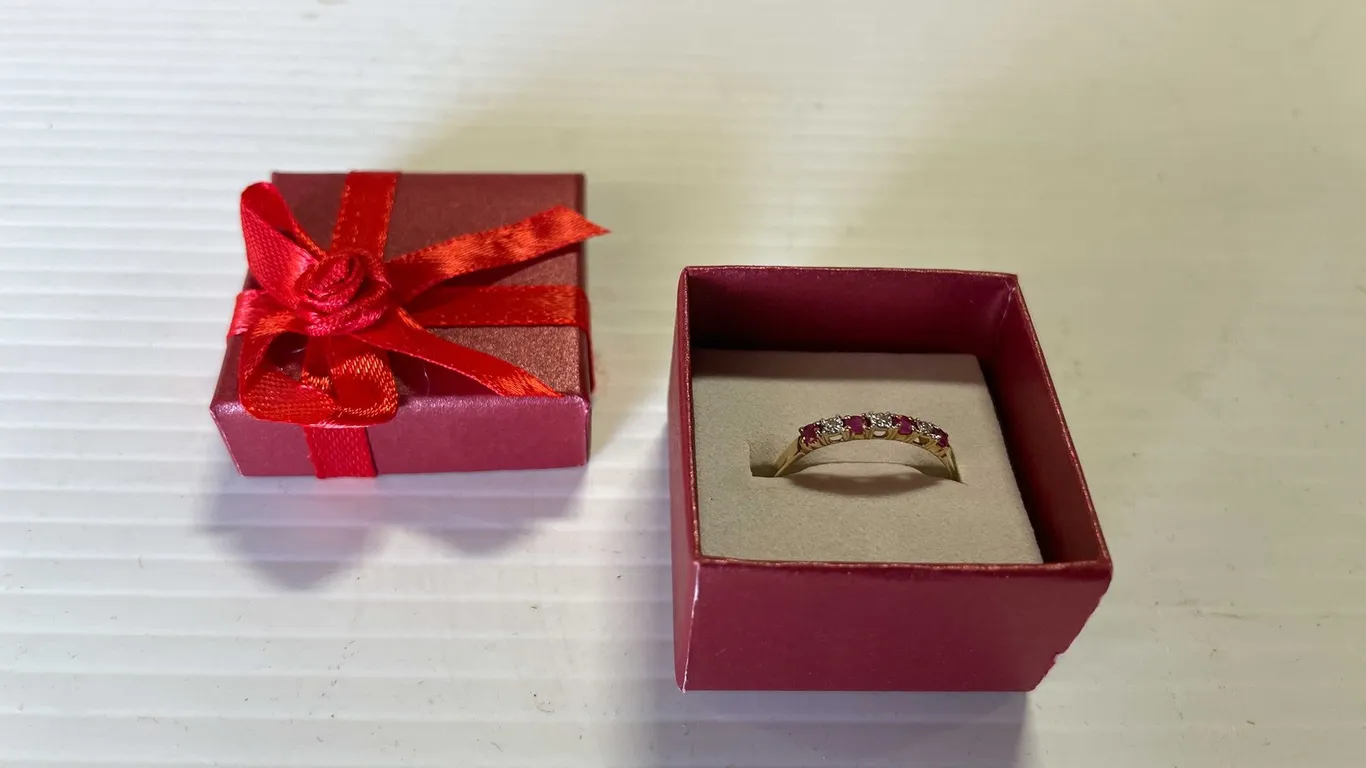 Vintage 10K Gold Diamond and Ruby Eternity Ring (FR1)
