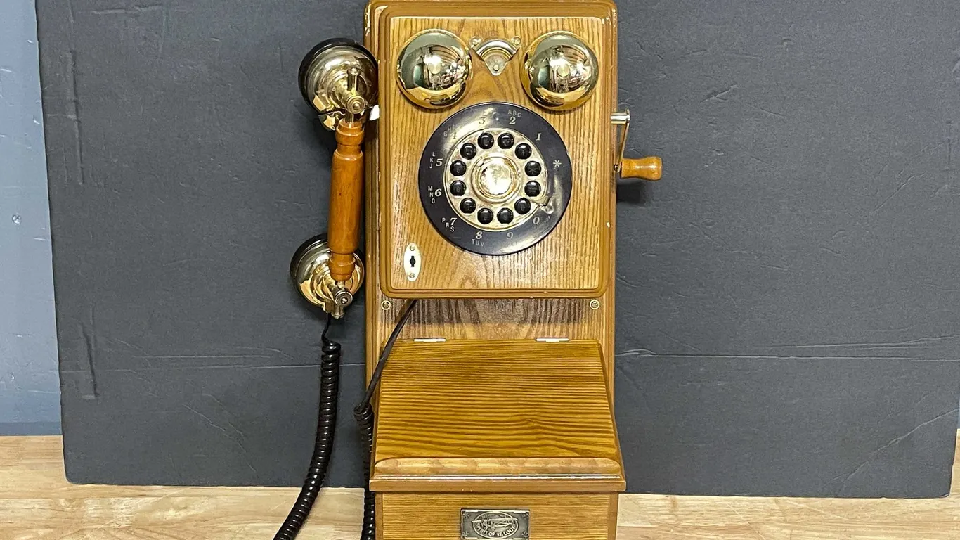 Vintage Spirit of St. Louis Oak Wall Phone (T5)