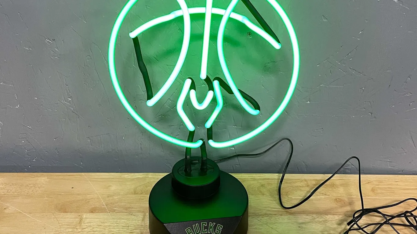 Milwaukee Bucks Glass Tube Neon Light (T3)