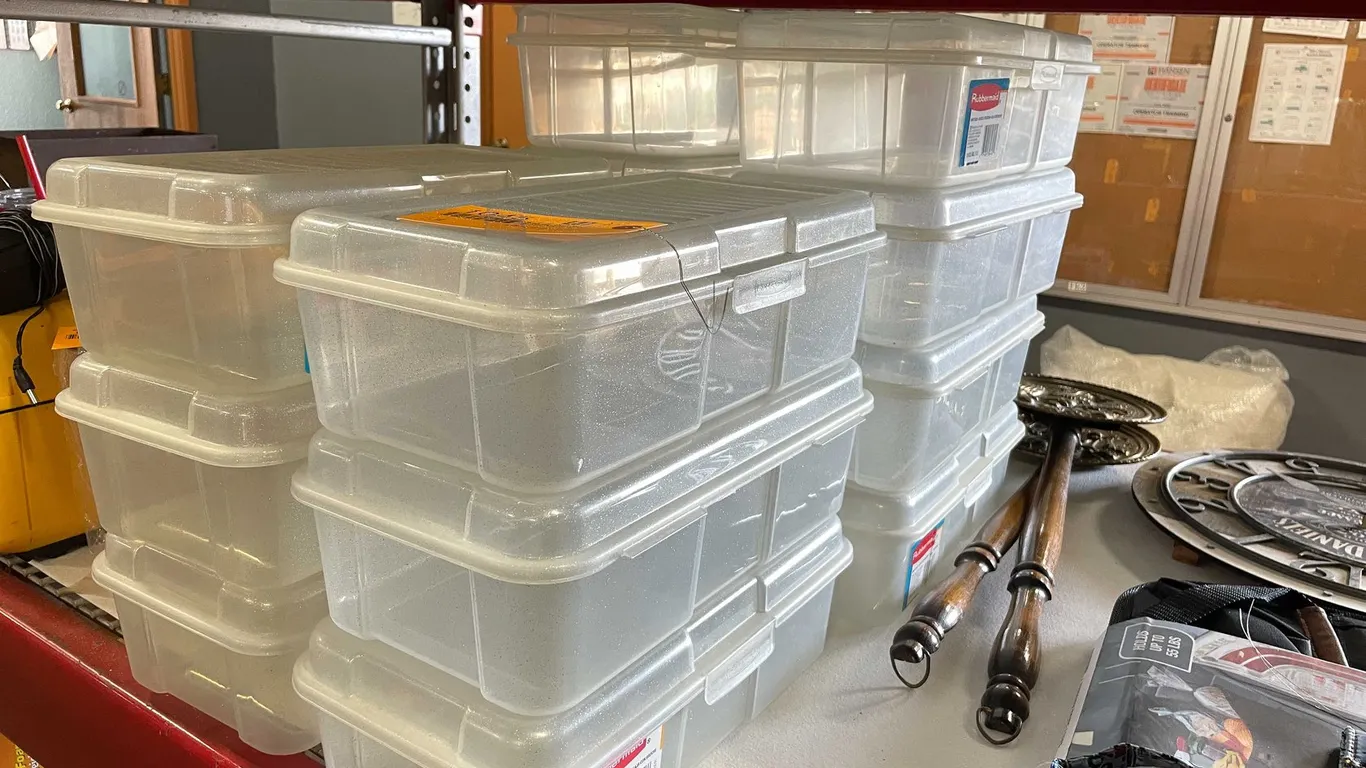 Rubbermaid Clear Shoe Totes (T5)