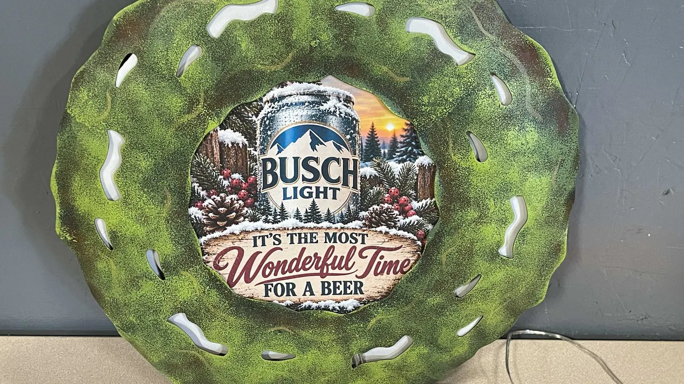 Busch Light Light Up Christmas Wreath (T3)