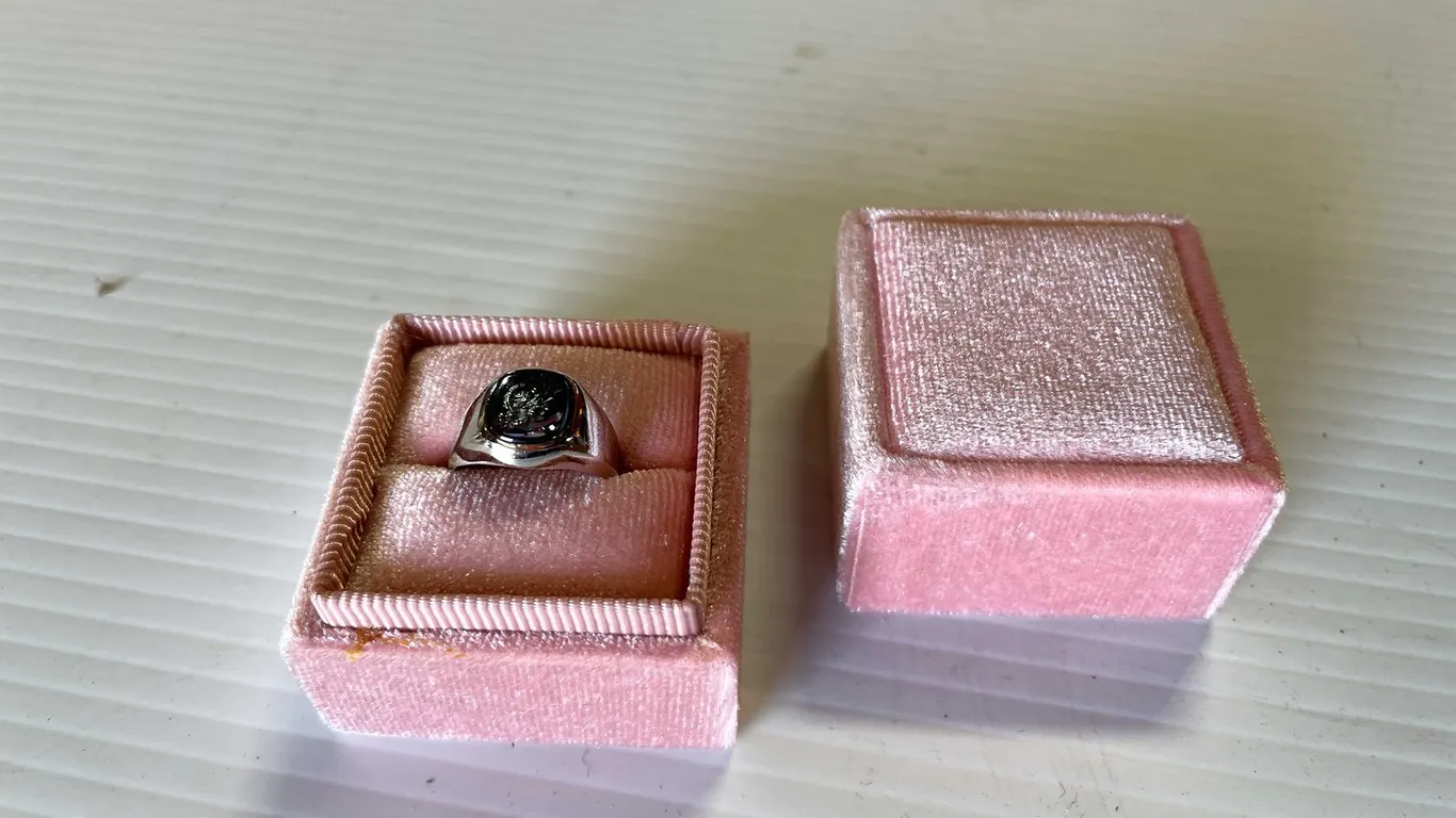 Vintage Uncas Hematite Roman Soldier Intaglio Sterling Silver Ring (FR1)