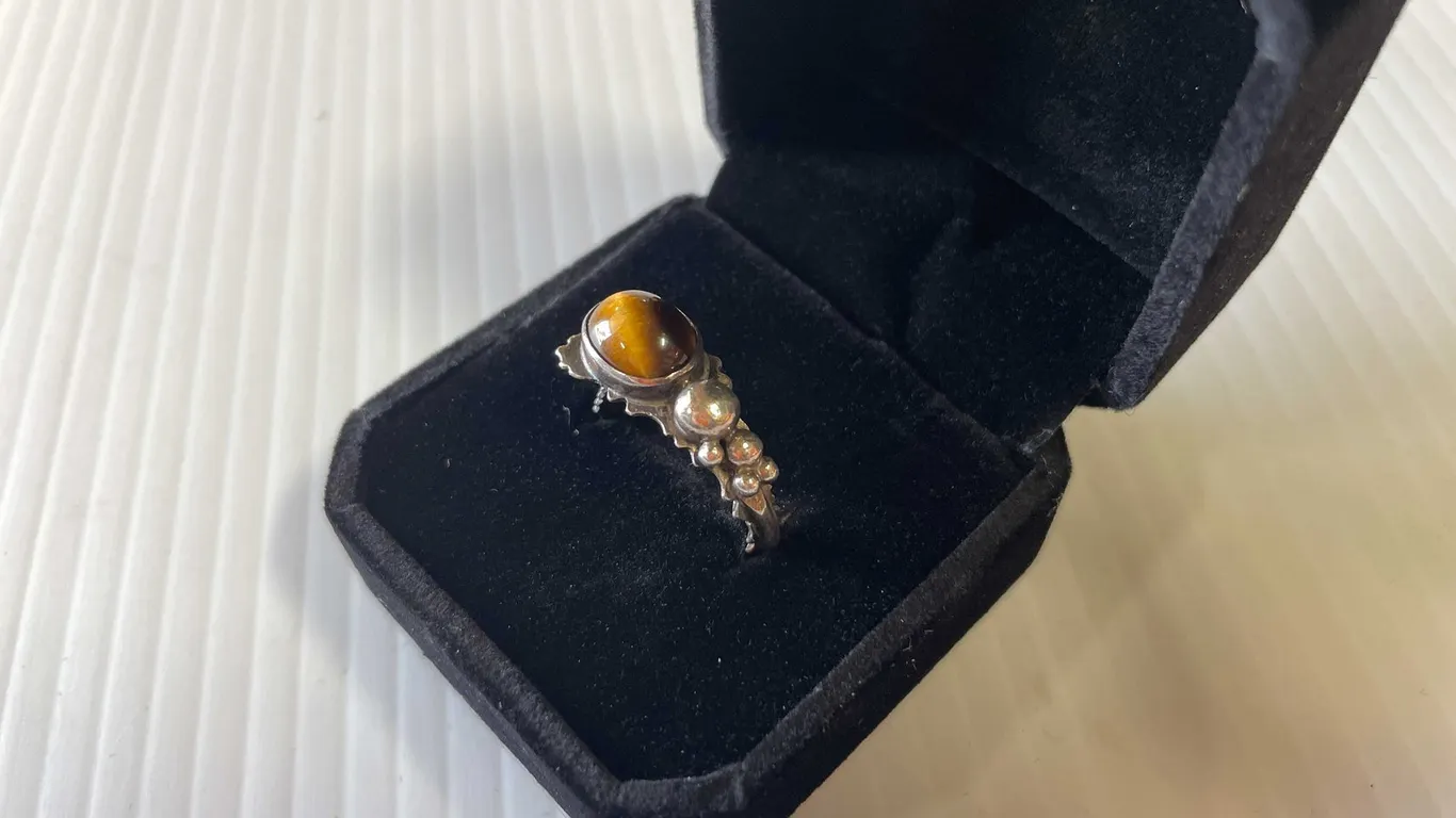 Vintage Sterling Silver Ring with Honey Amber Stone (FR1)
