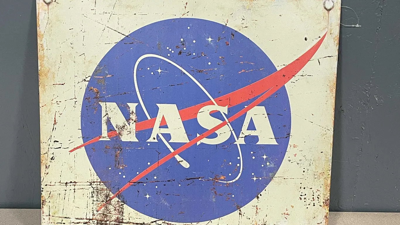 NASA Metal Sign (T4)