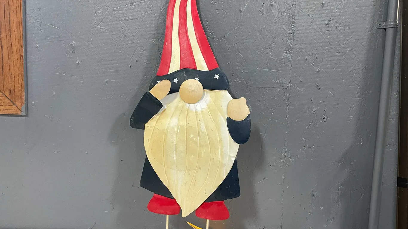 Patriotic Metal Garden Gnome Yard Stake (T4)