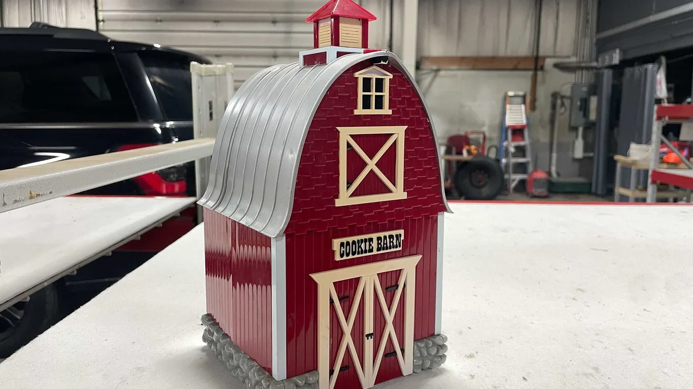 Barn Cookie Jar (T2)