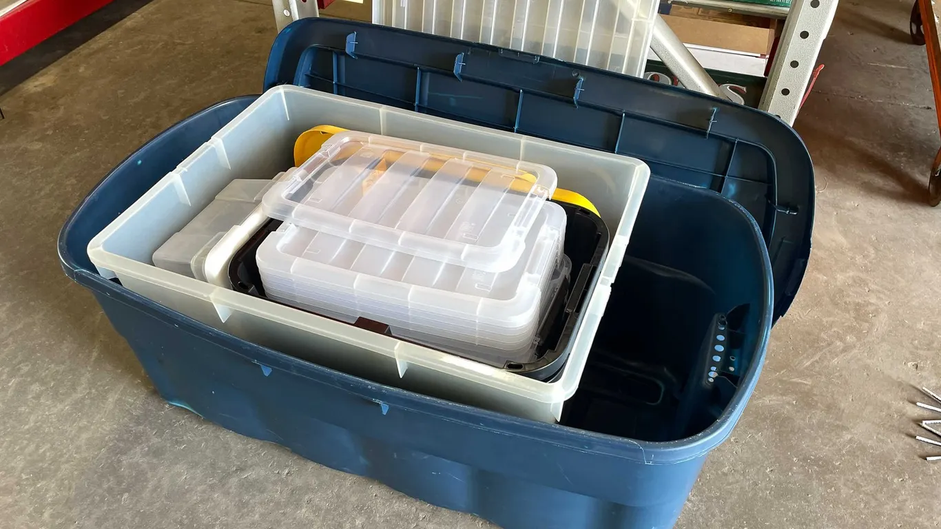 Assorted Plastic Totes (T5)