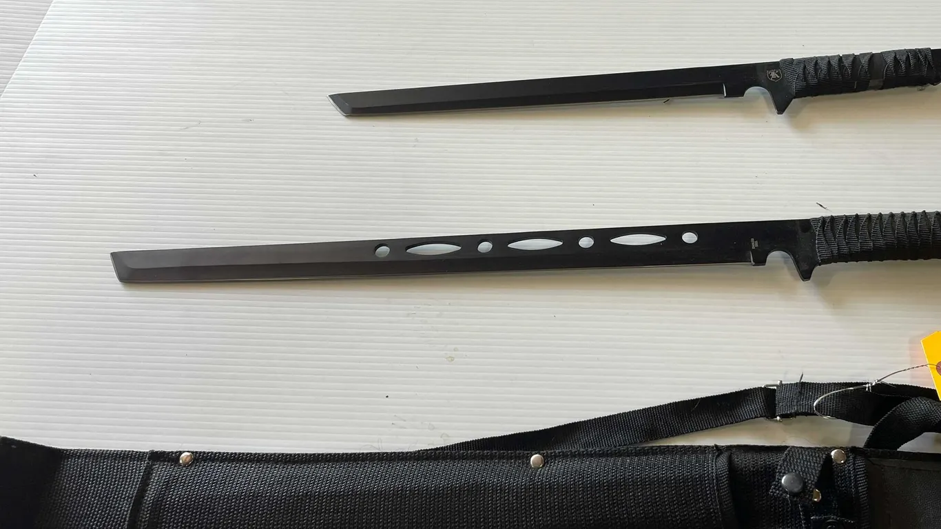 Dual Ninja Swords with Piggyback Sheath and Shoulder Strap (T5)