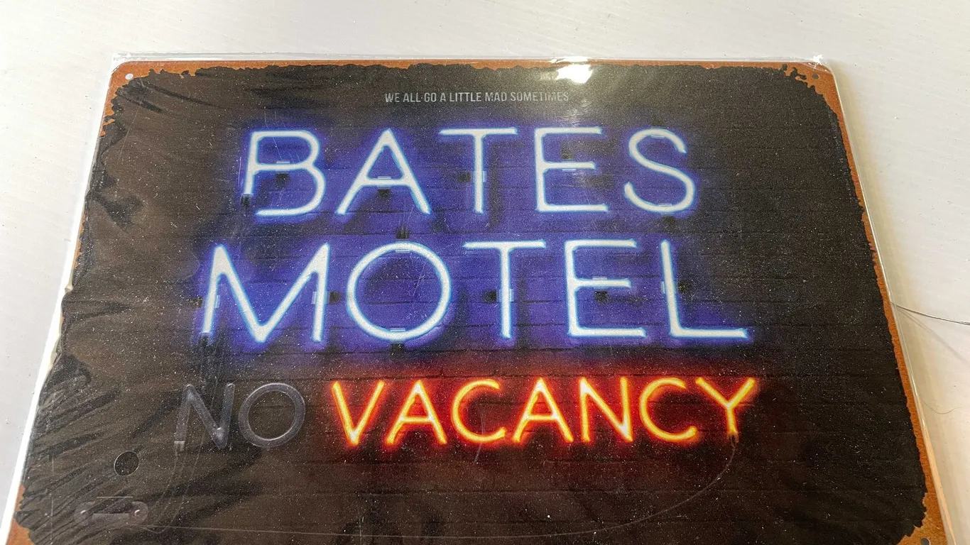 Bates Motel Vacancy Metal Sign (T5)