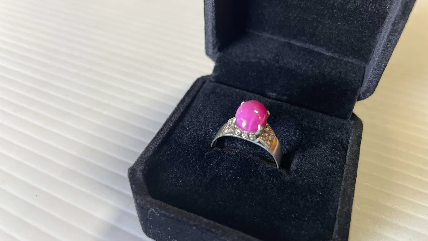 Vintage Sterling Silver Ring with Oval Pink Star Ruby (FR1)