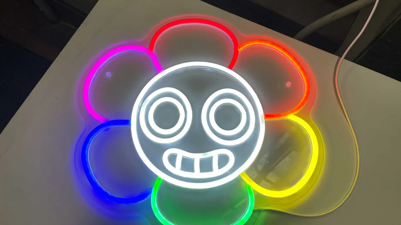 Smiling Flower LED Neon Style Light (T5)