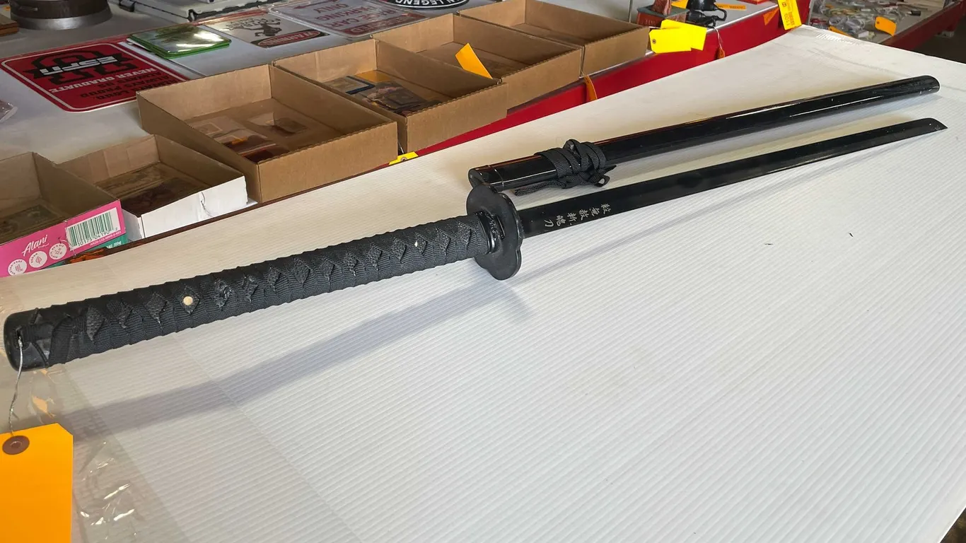 Tomahawk XL 1053 Handcrafted High Carbon Steel Samurai Sword (T5)
