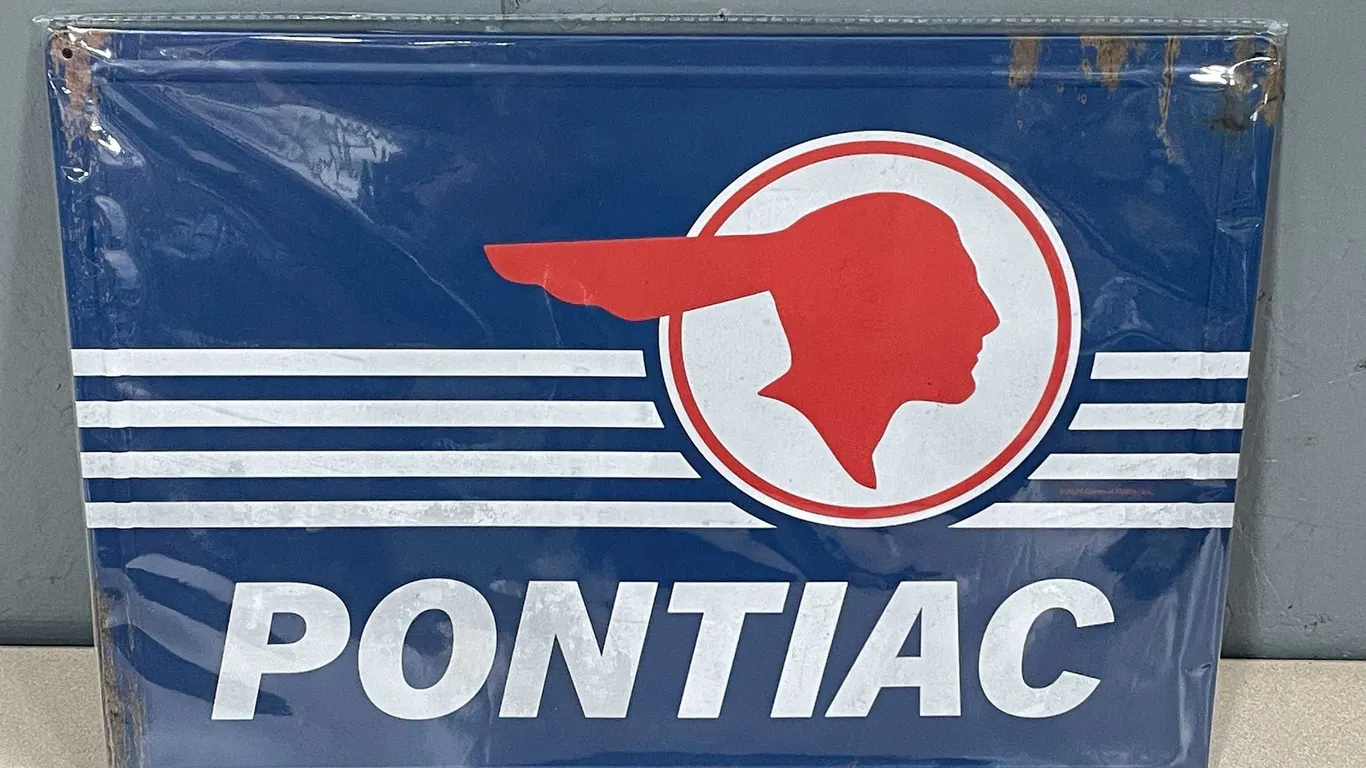 GM Pontiac Dealer Metal Sign (T4)