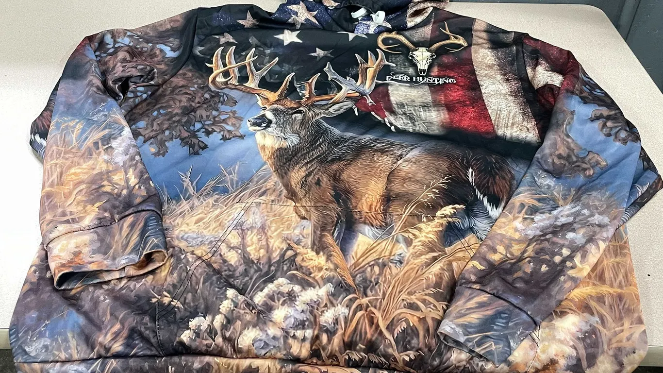 Deer Hunting Pullover Hoodie (T3)