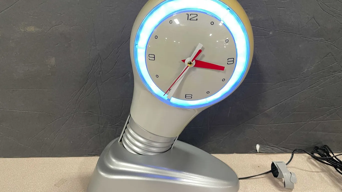 Vintage The Bright Idea Plasma Clock (T3)