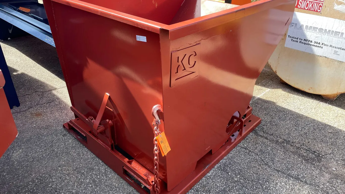 2 Yard Self Dumping Hopper (07)